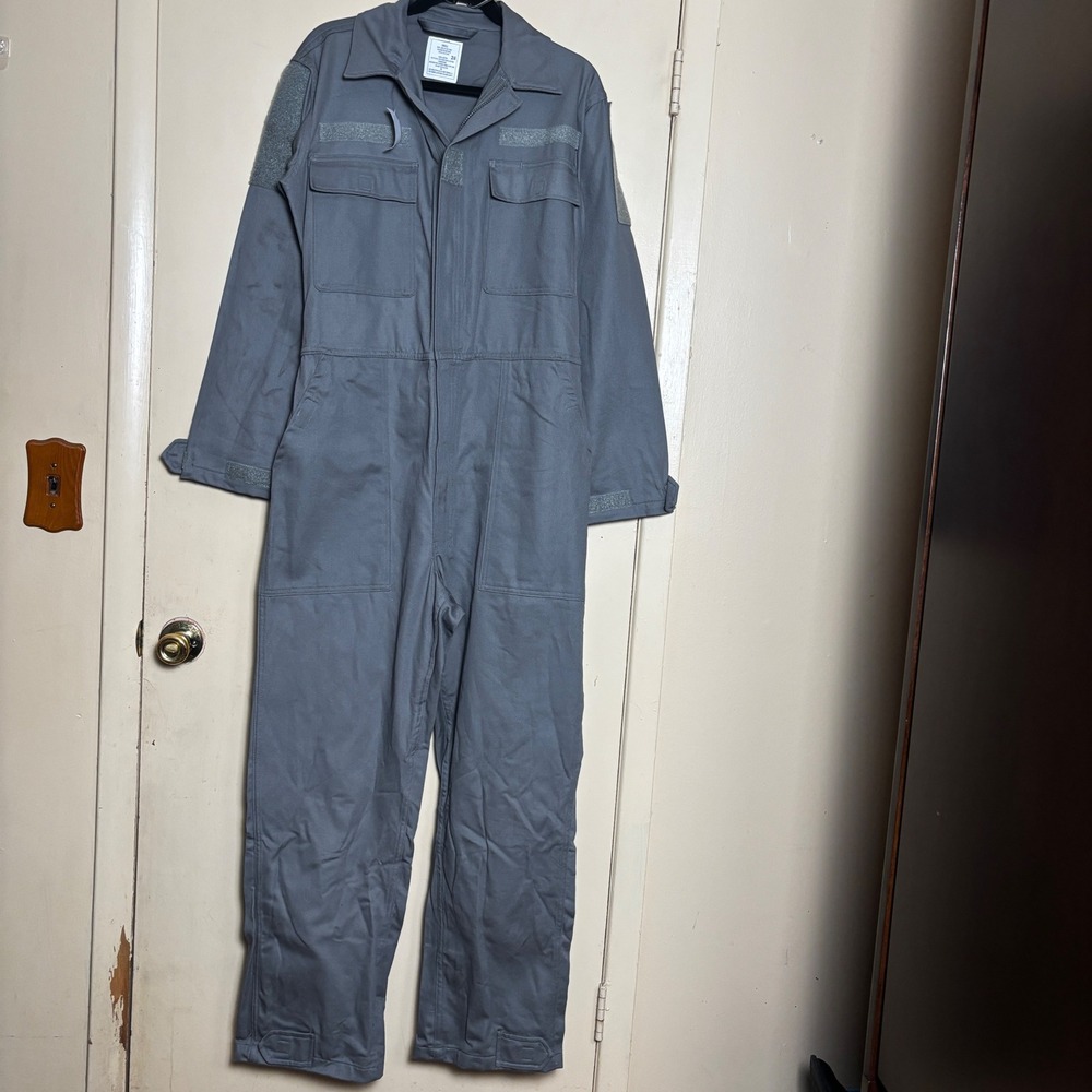 Bluewater Defense US Navy Coveralls Men Small 28 Gray Tactical Jumpsuit Military